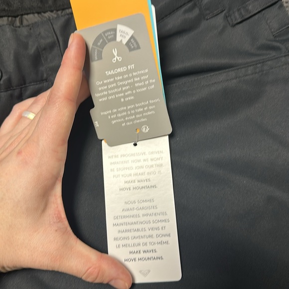 Roxy Women's Backyard Ski Pants - Picture 9 of 10